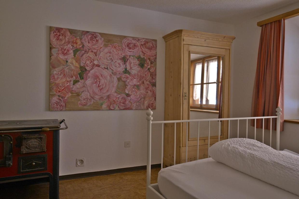 Chasa Sassalba Bed & Breakfast Lu Ngoại thất bức ảnh